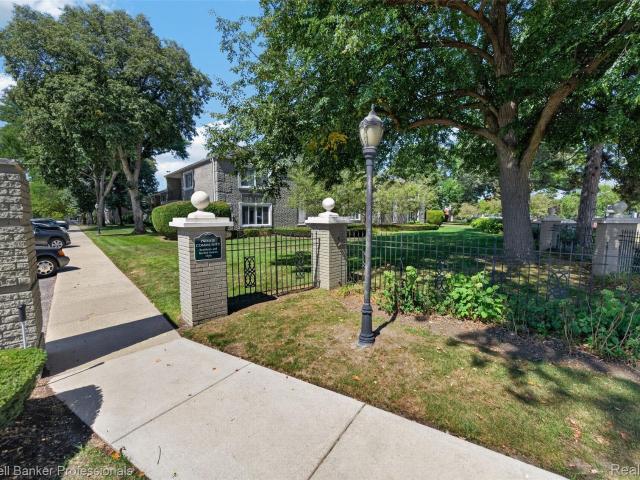 1111 N Old Woodward Avenue #17, Birmingham, US, MI