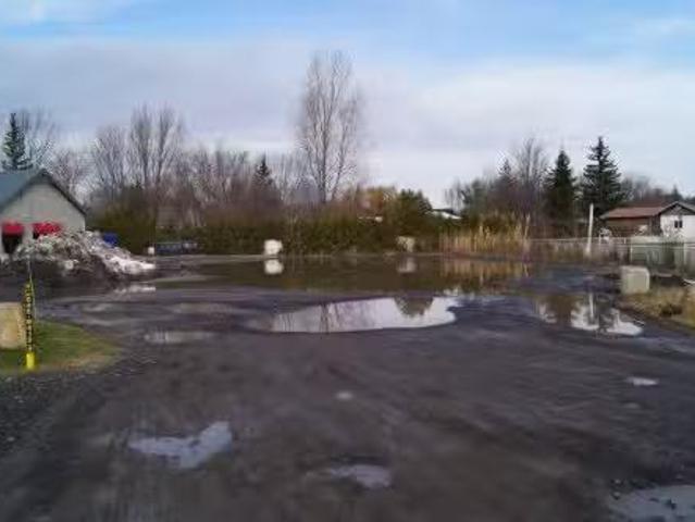 1111 Boul. St Luc, Saint Jean Sur Richelieu, QC, J4W 2H9 com.