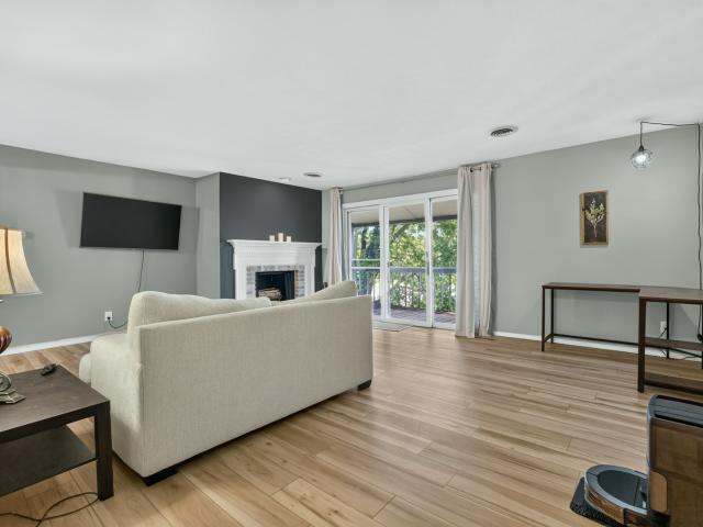 1111 E Jefferson Street # 9