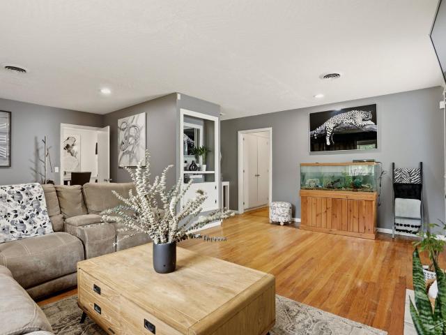 1111 E Washburn Place