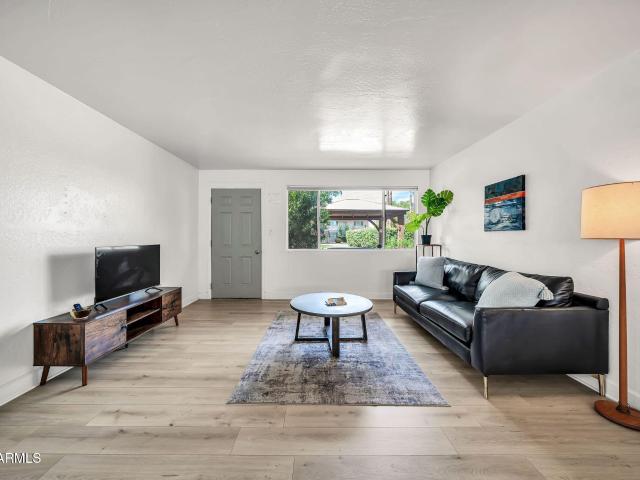 1111 e turney avenue # 3