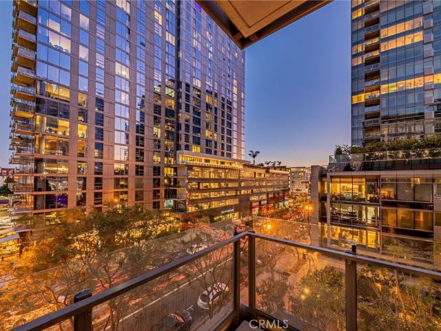 1111 S Grand Avenue 518