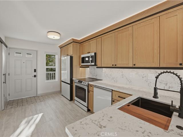 1111 Seacoast Drive 27