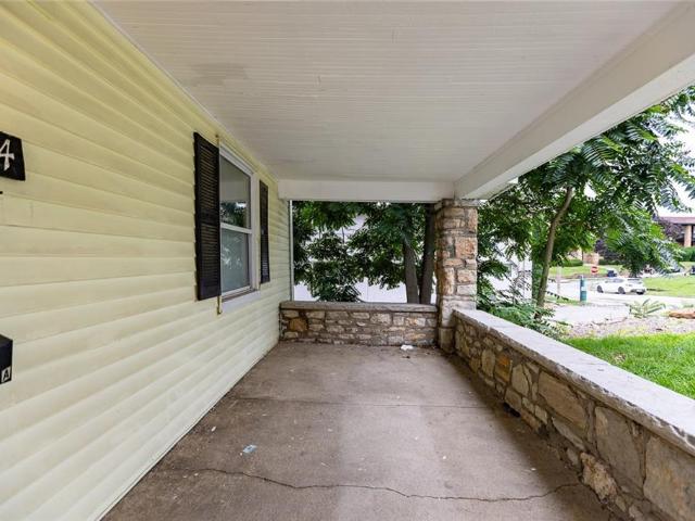 1111 W 44TH Street