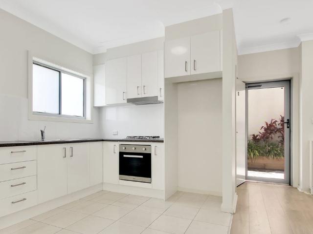 11/125 Lake Entrance Road, Barrack Heights