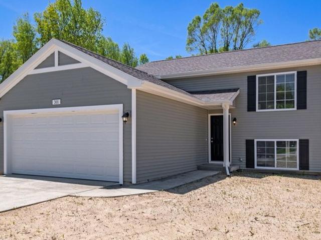 1112 Mechanic St, Big Rapids, MI 49307