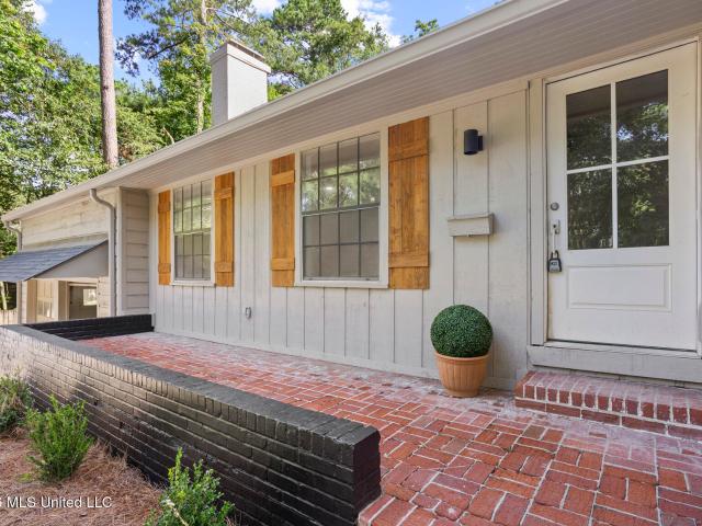 1112 Meadowbrook Road