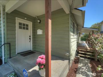 1112 N Cambrian Avenue