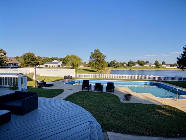 1112 Oakcrest Lane
