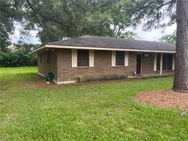 1112 Bayberry Avenue