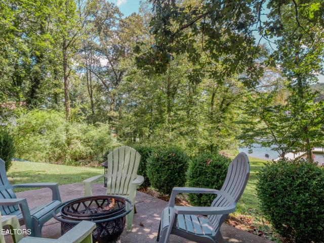 1112 Dogwood Drive