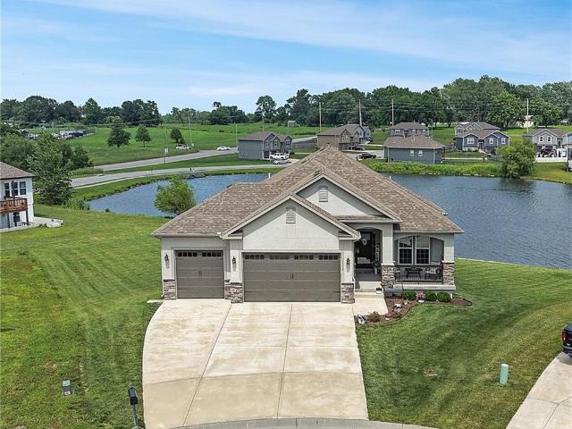 1112 SW Crabtree Circle