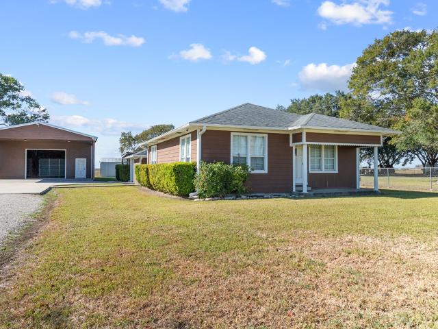 1112 S FM 441 Rd, Louise, TX 77455 | MLS #68018