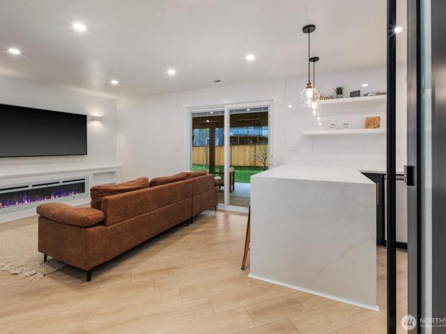 1112 th Drive SE