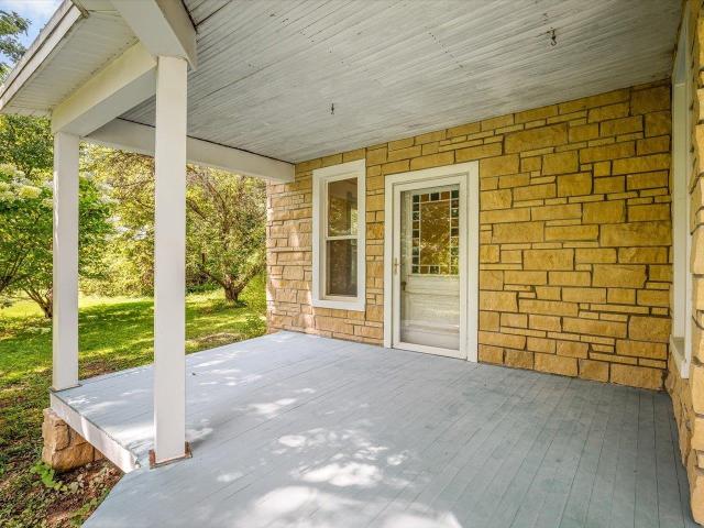 1112 W St James Road