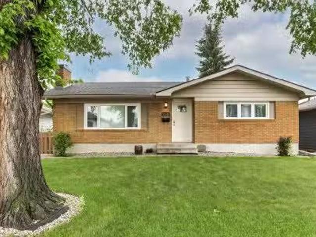 11135 49 Avenue, Edmonton, AB, T6H 0G5 house for sale Listi.