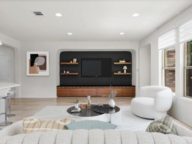 1113 Calla Lily Blvd