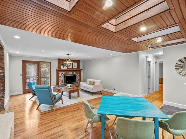 1113 E Walnut Street