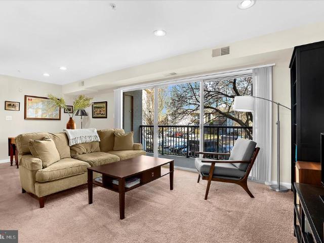 1113 Primrose Court # 204