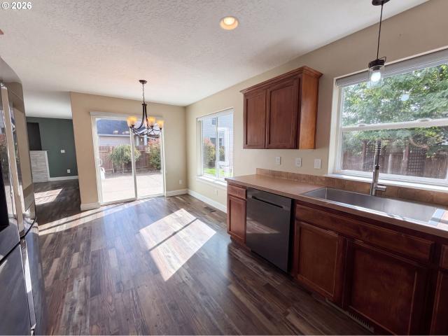 1113 sw sequoia ln