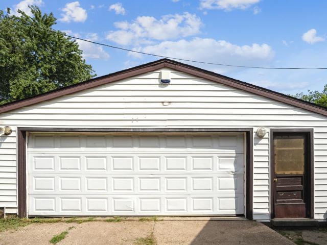 1113 S 6th Street