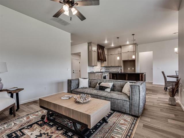 1113 Wisteria Way