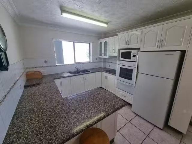 11/13 15 Aubrey Street, Surfers Paradise, QLD 4217