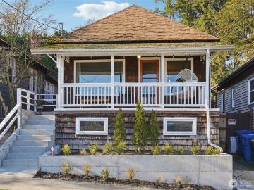 1113 33rd Ave S, Seattle, WA 98144 | MLS #2467