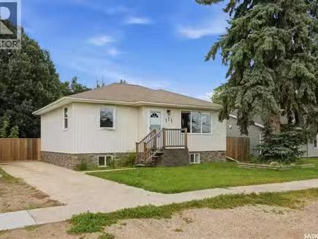111 3Rd Street, Hague, SK, S0K 1X0 house for sale Listing I.