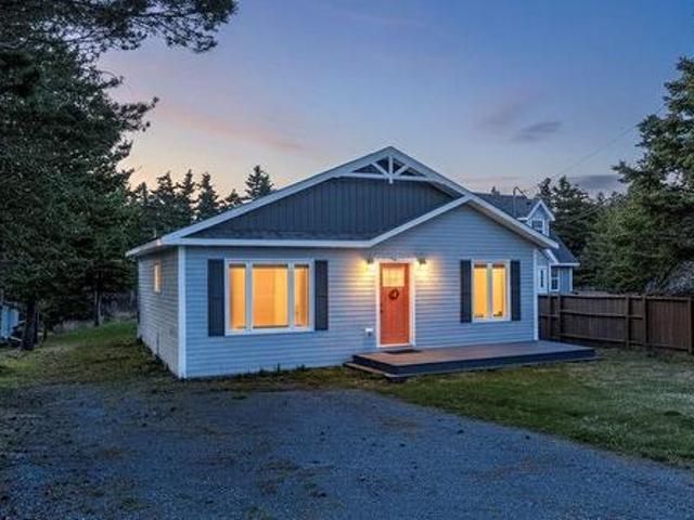 111 115 Neck Road, Bay Roberts, NL, A0A 1X0 house for sale | Listing ID 1297 | Royal LePage