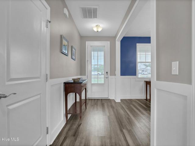 111 Colonial Heights Drive