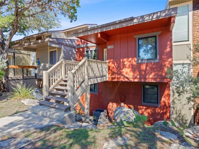 111 Comanche Dr, Point Venture, TX 78645 | MLS #5338