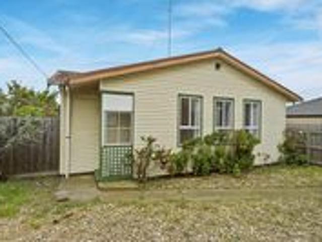 1/11 Camellia Cres Norlane Victoria 3214