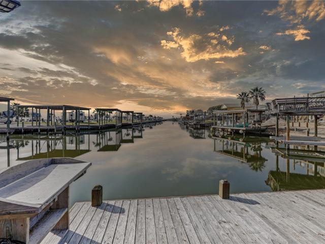 111 Caribbean Dr, Corpus Christi, TX 78418 | MLS #470697
