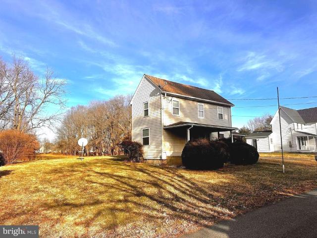 111 Cemetery Lane