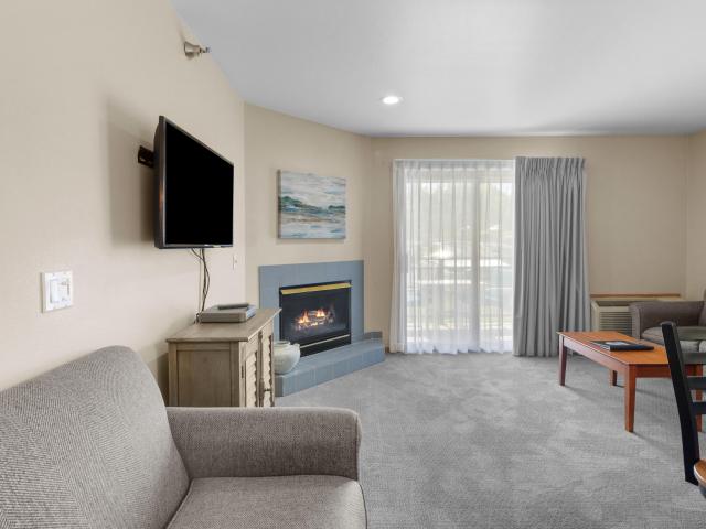 111 Center St, Unit 239
