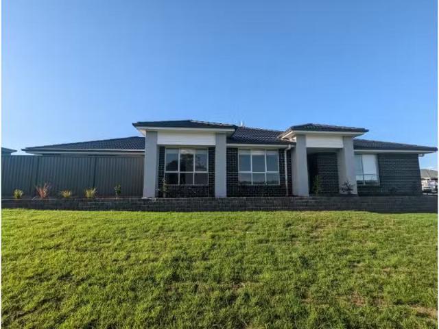 111 Averys Lane, HEDDON GRETA House for rent Listed by Bradle.