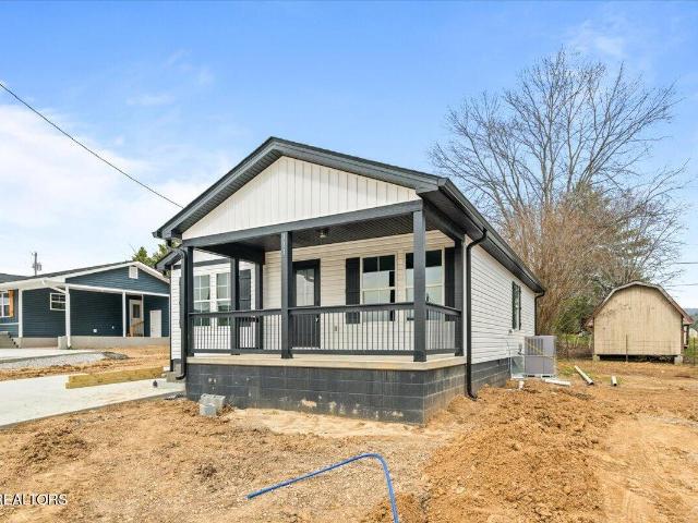 111 Azalea Lane 2