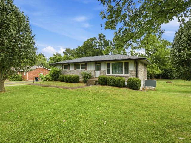 111 Belaire Dr