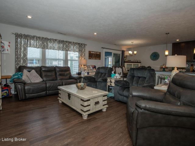 111 Gadwall Ct