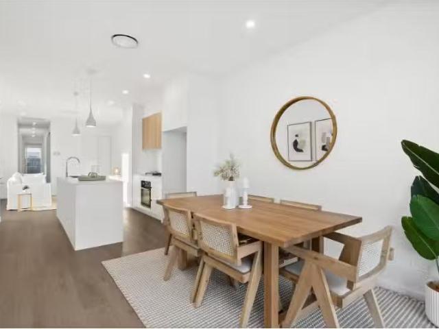 1/11 Greyleigh Street, Horsley Townhouse for rent Listed by H.