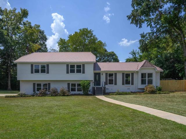 111 Dogwood Trail