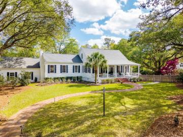 111 E Carolina Ave, Summerville, SC 29483 | MLS #26007