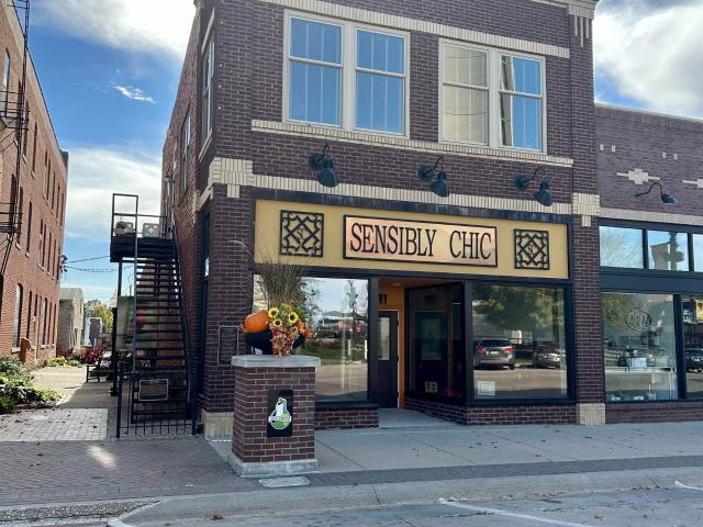 111 E Lincoln Way