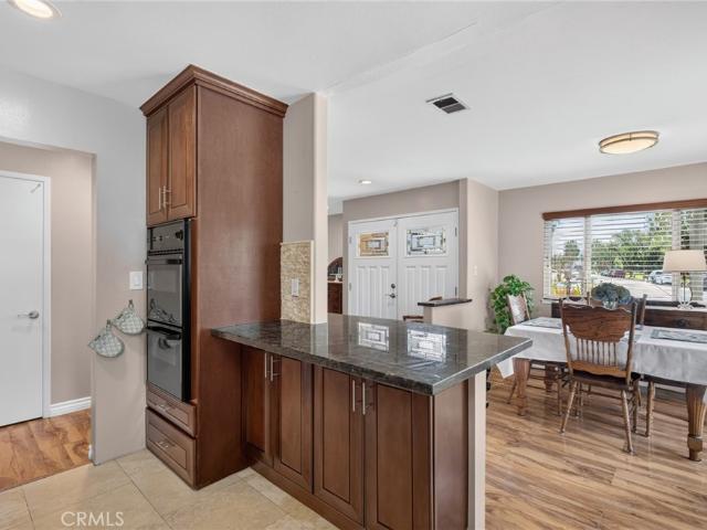 111 E Palmdale
