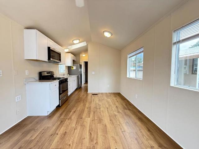 111 El Crystal Drive 111