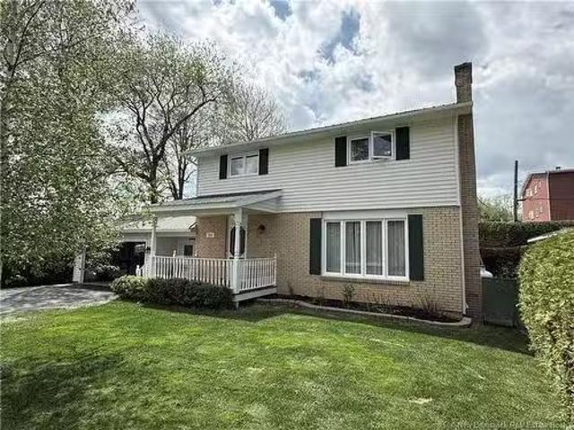111 Elizabeth St, Woodstock, NB, E7M 1P8 house for sale Lis.