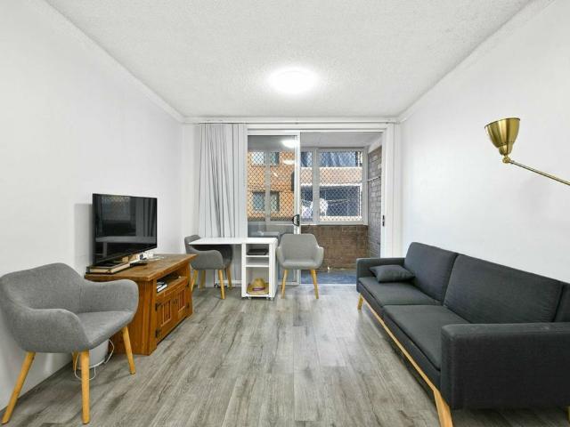 1/11 Forbes St, Warwick Farm NSW