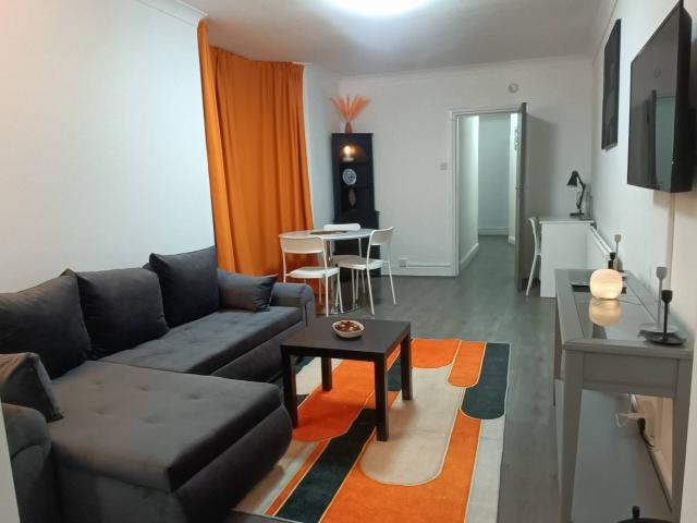 111 Fanshawe Avenue, London, IG11 8RF, United Kingdom | 2 bed apartment for rent #162408332 | Rentberry