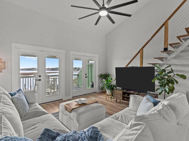 111 Florida Ave APT 15, Carolina Beach, NC